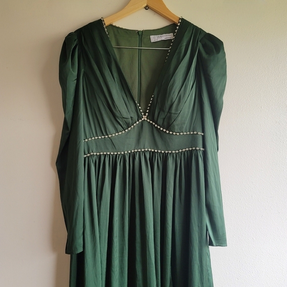 Ieena for Mac Duggal,Satin Puff  Shoulder  Gown,Emerald Green/Rhinestone,Size 10 - Picture 6 of 11